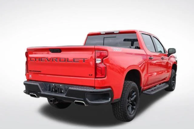 Used 2020 RED HOT Chevrolet LT Trail Boss image 13