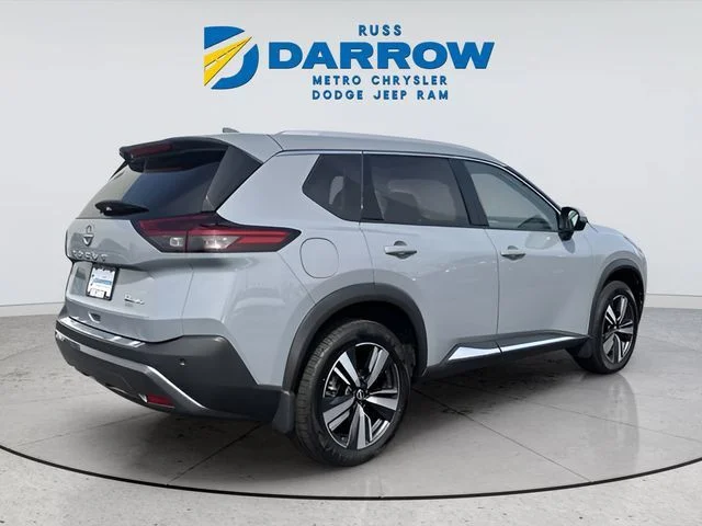Used 2023 Gray Nissan SL image 5