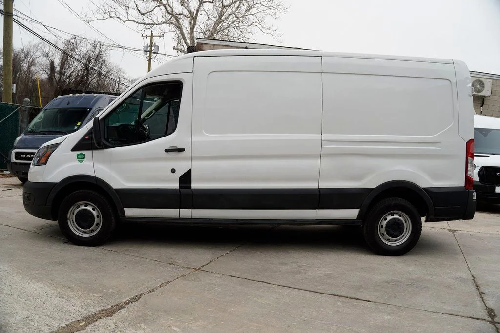 Used 2023 White Ford Base image 3