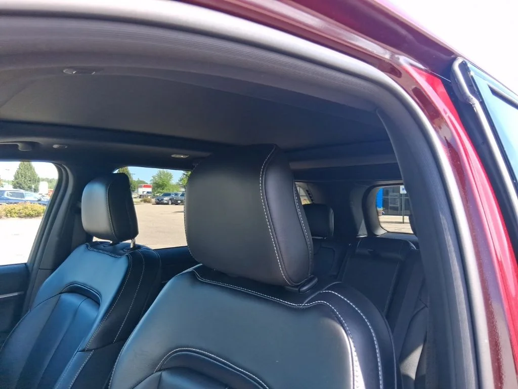 Used 2024 Velvet Red Pearlcoat Jeep Limited image 29