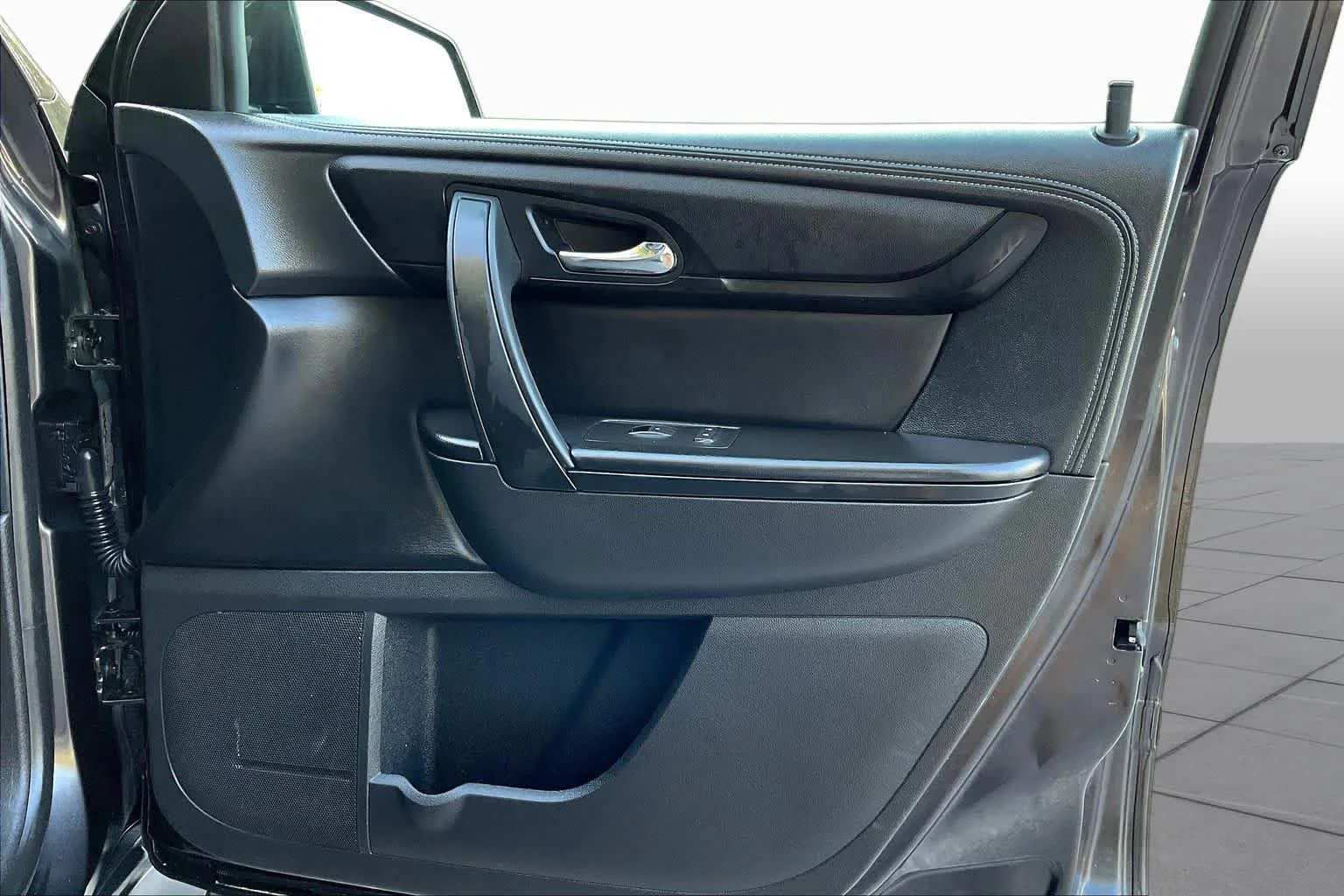 Used 2014 Tungsten Metallic Chevrolet LT image 22