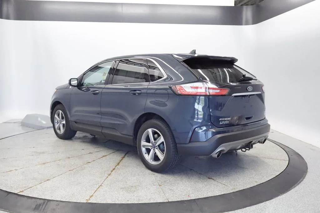 Used 2019 Green Ford SEL image 3