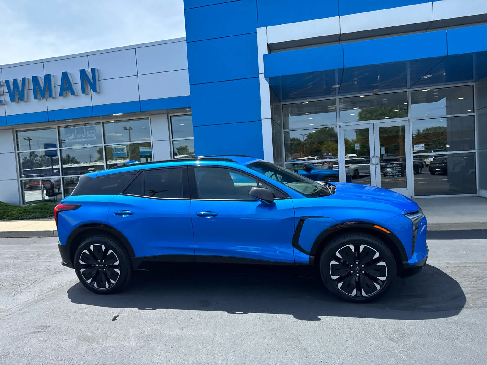 Used 2024 Chevrolet Blazer EV RS with VIN 3GNKDCRJ4RS227084 for sale in Cedarburg, WI