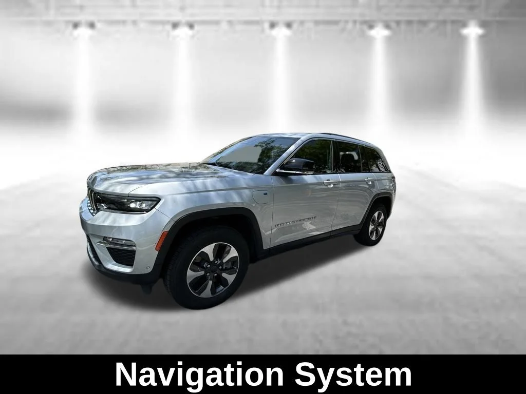 Used 2023 Silver Jeep 4xe image 3