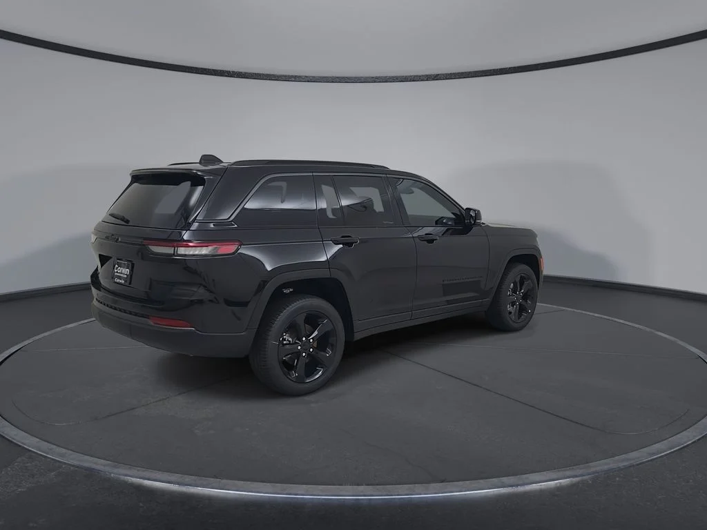 New 2026 Diamond Black Crystal Pearlcoat Jeep Limited image 15