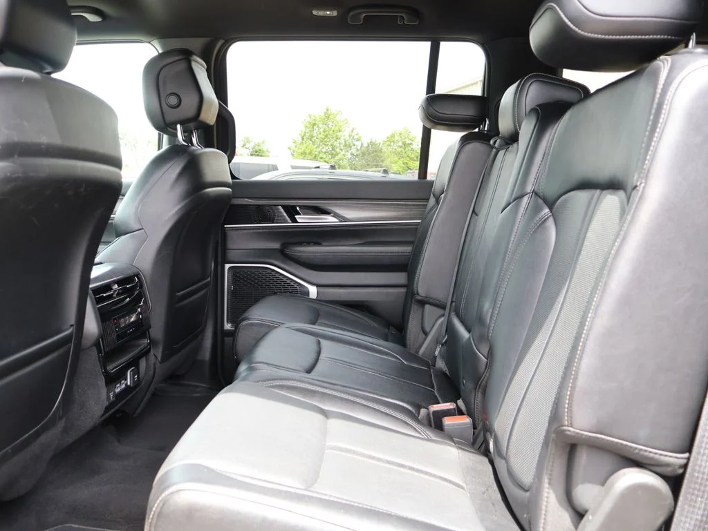 Used 2024 White Jeep Series II image 19