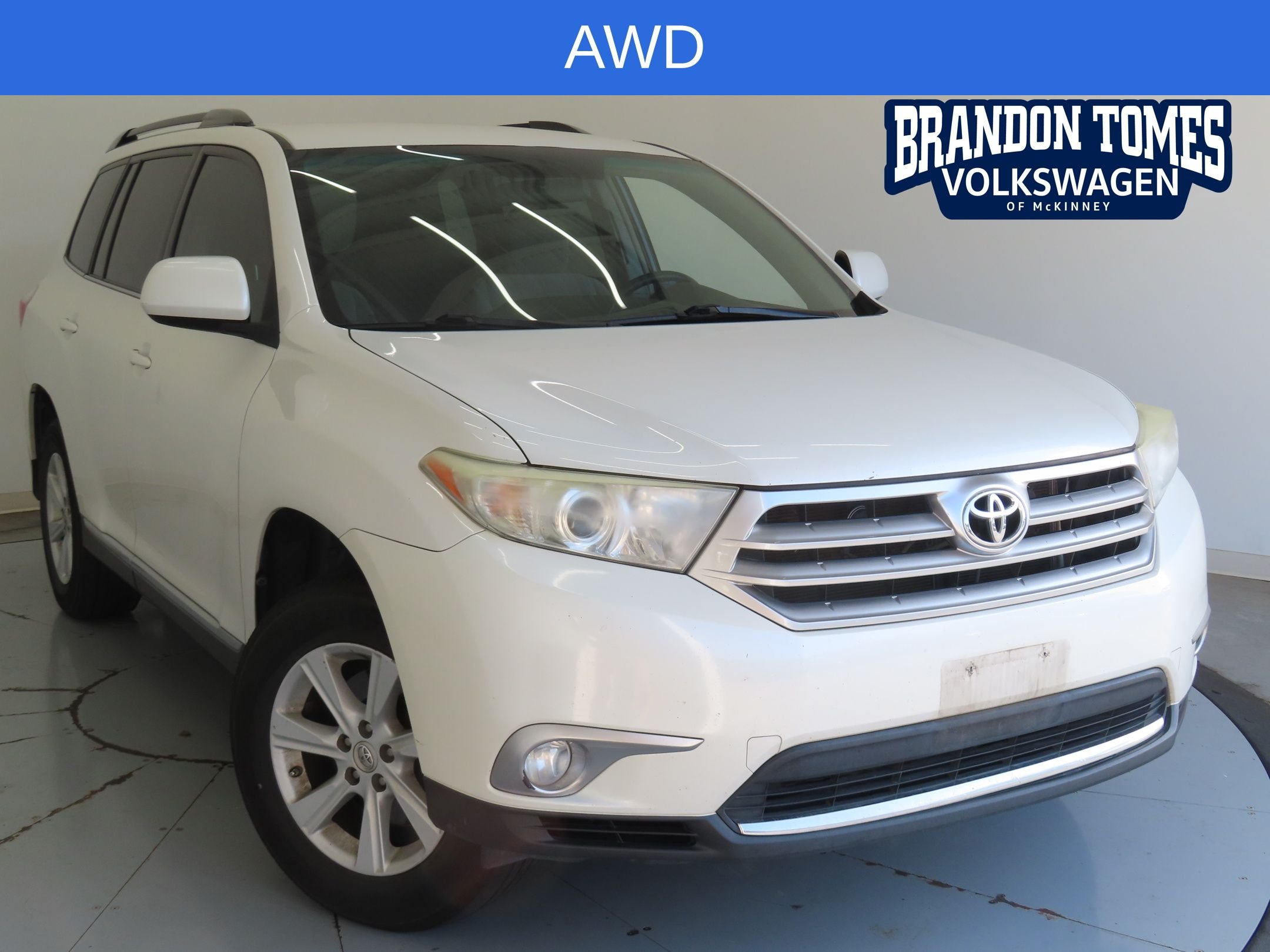 Used 2012 White Toyota Base image 1