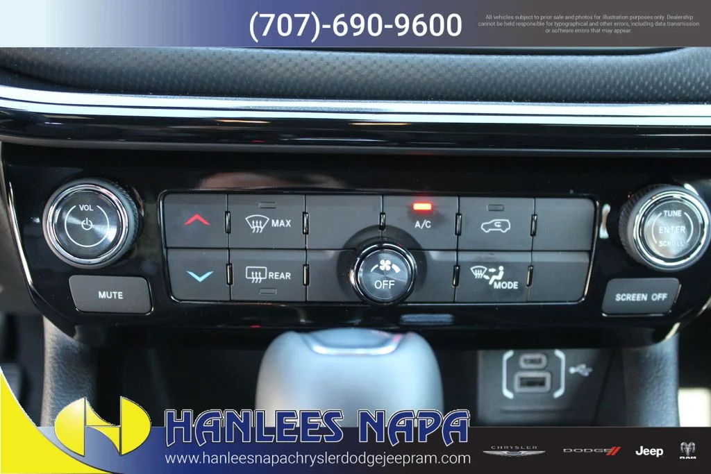 Used 2026 White Jeep Latitude image 23