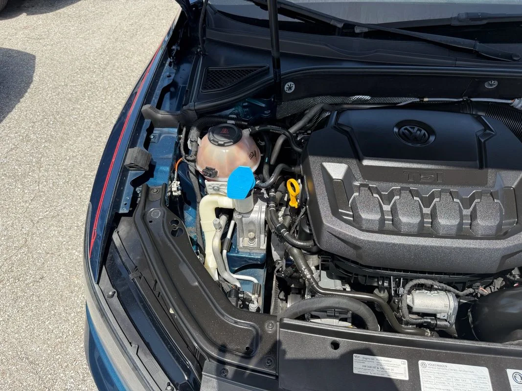 Used 2019  Volkswagen 2.0T Wolfsburg Edition image 32