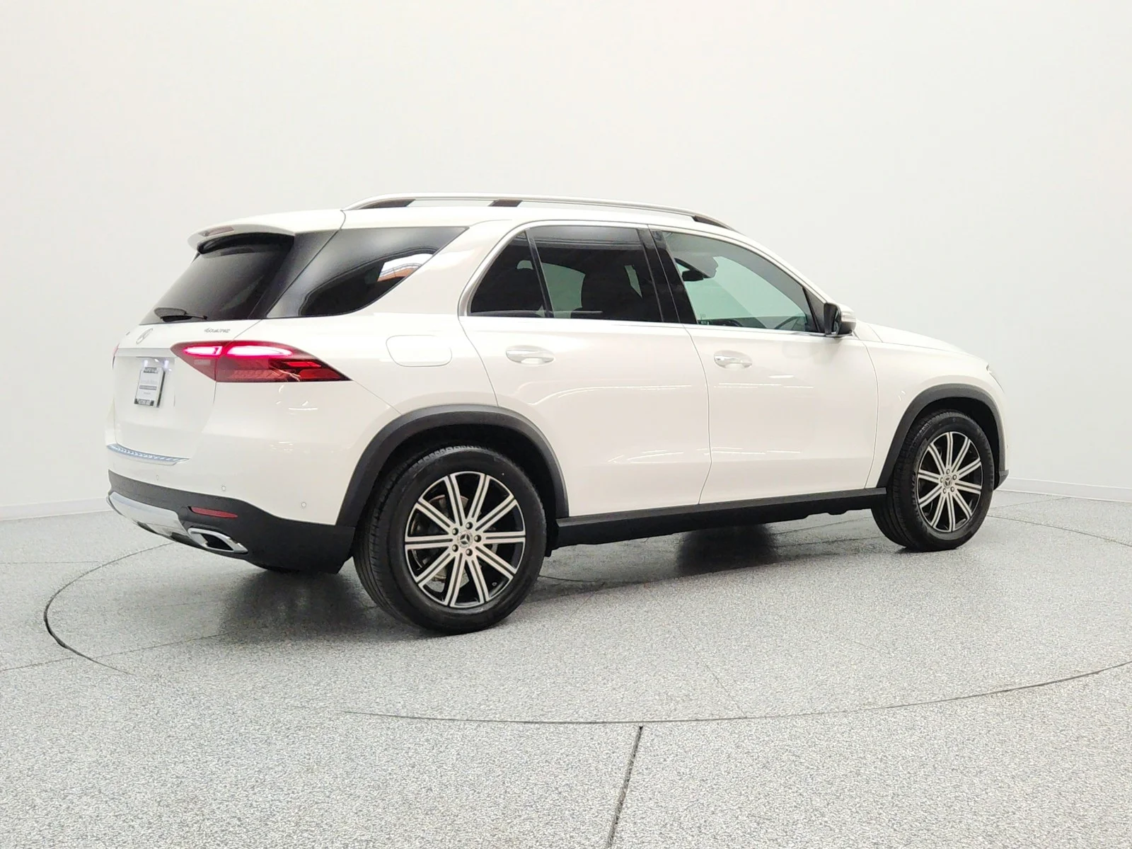 Certified Used 2024 Polar White Mercedes-Benz GLE 350 4MATIC® SUV image 5