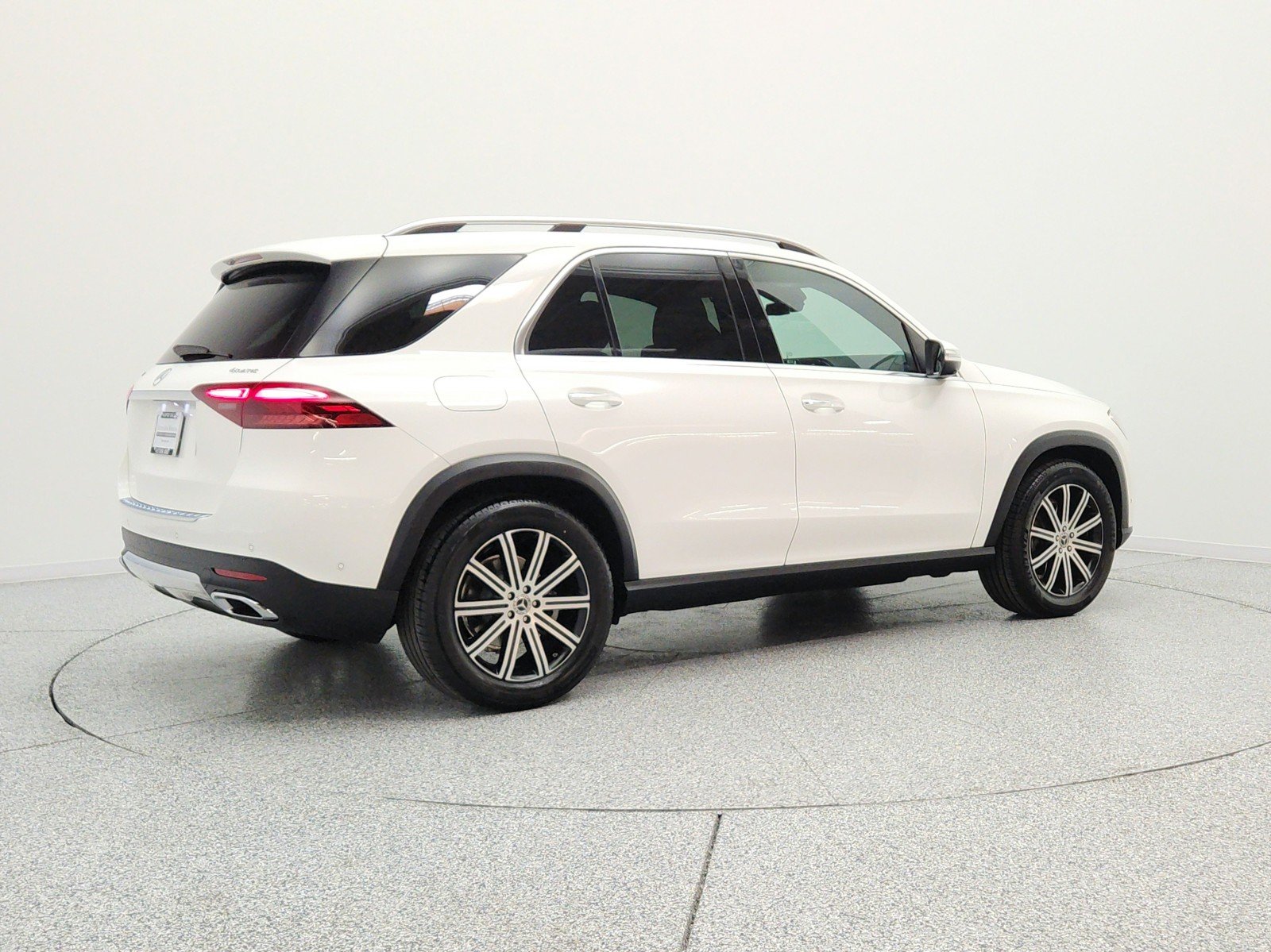 Certified Used 2024 Polar White Mercedes-Benz GLE 350 4MATIC® SUV image 5