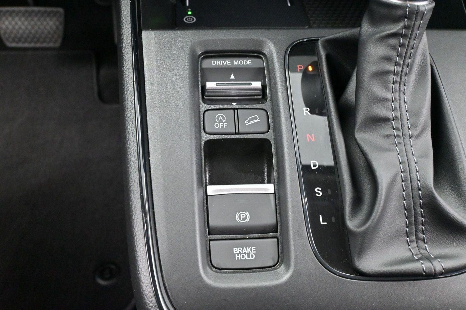 Used 2025 Gray Chrysler Select image 23