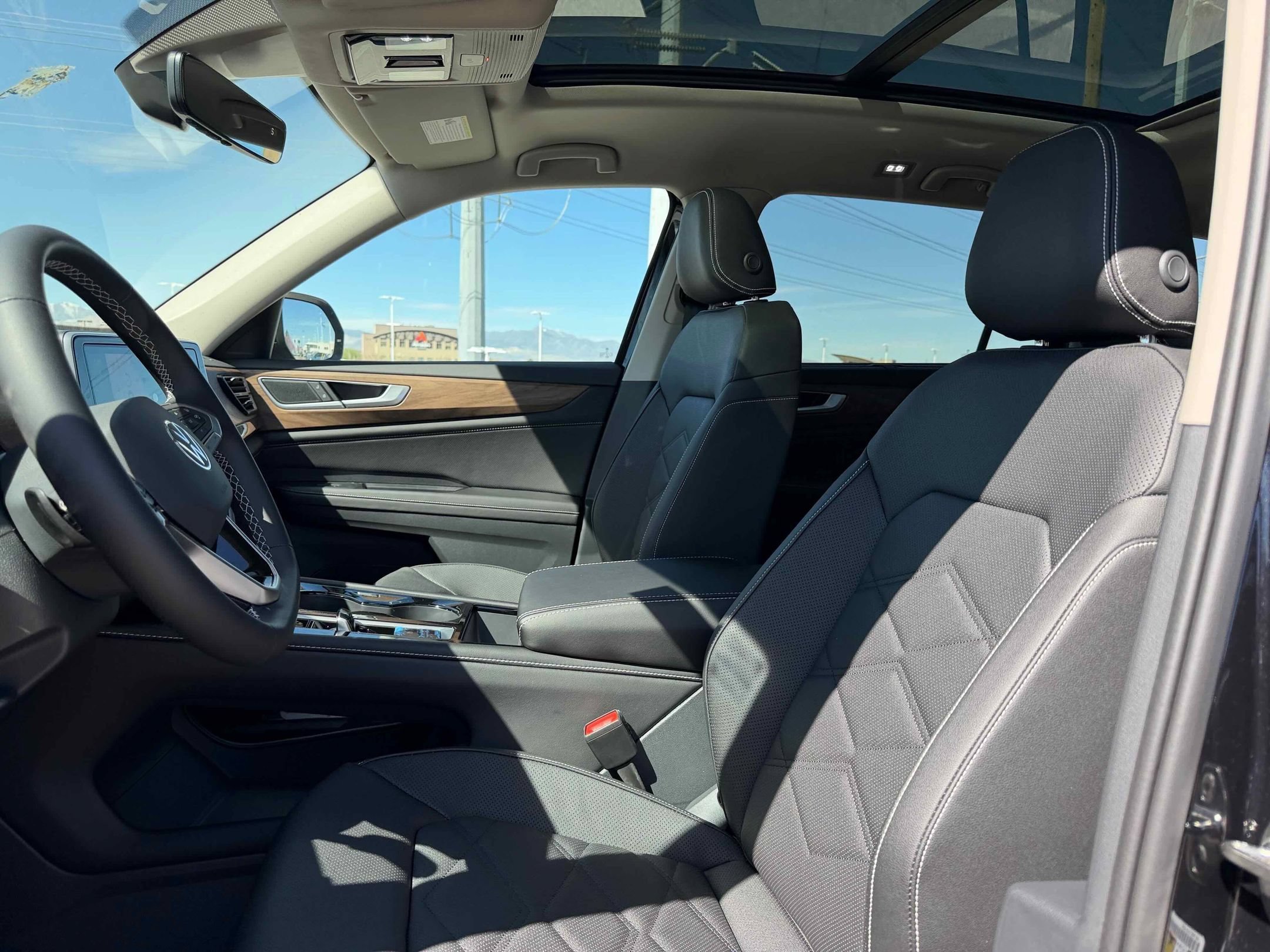 New 2026 Deep Black Volkswagen 2.0T SE w/Technology image 4