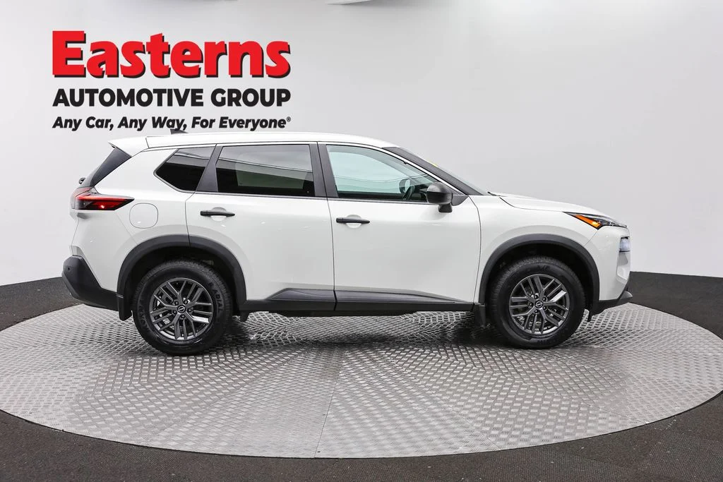 Used 2023 White Nissan S image 4