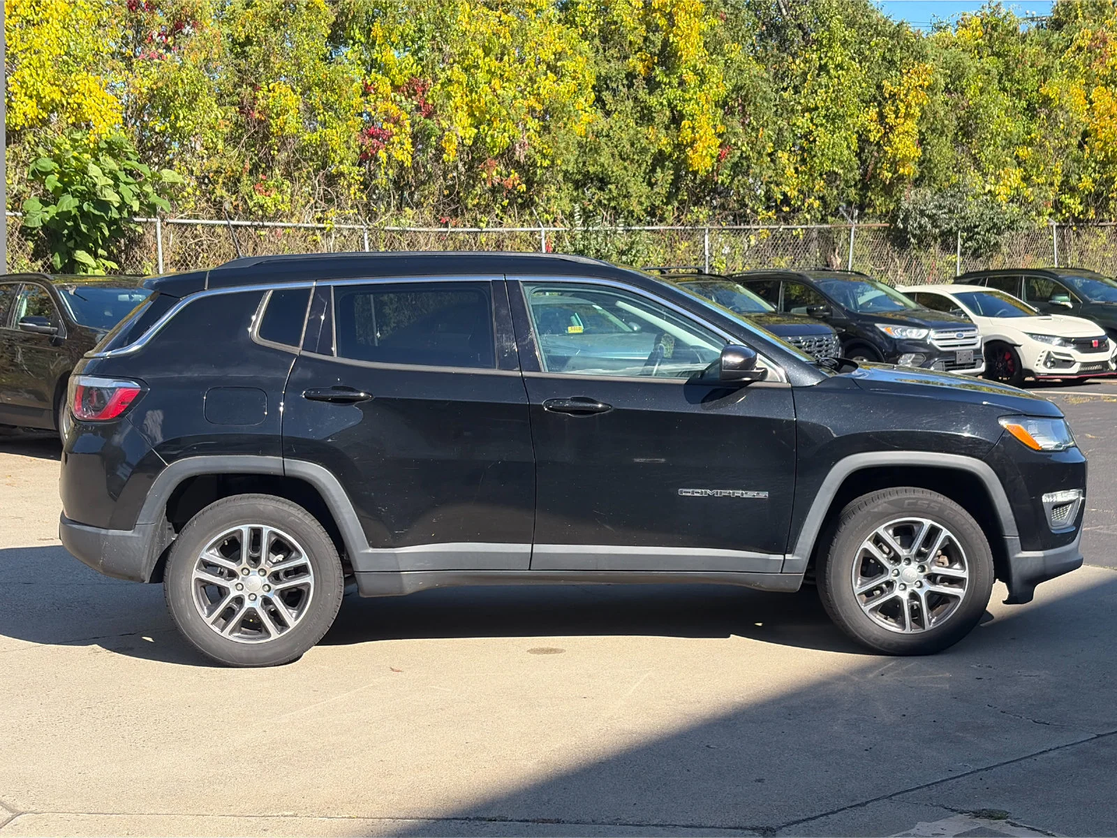 Used 2020 Diamond Black Jeep Latitude image 5