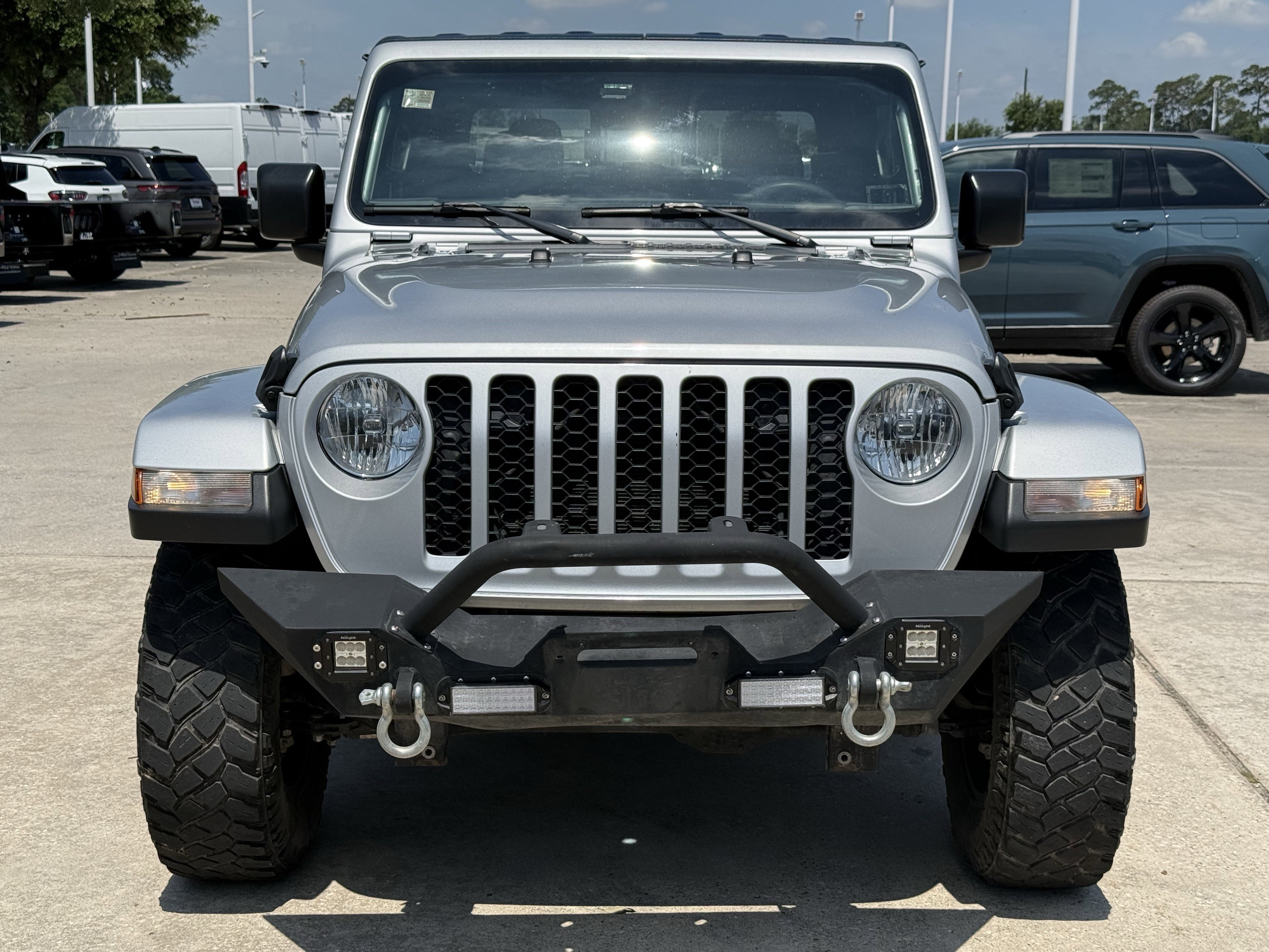Used 2023 Silver Zynith Clearcoat Jeep Texas Trail image 10