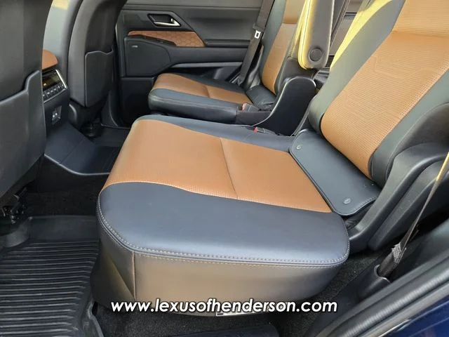 Certified Used 2025  Lexus 550 Luxury+ image 13