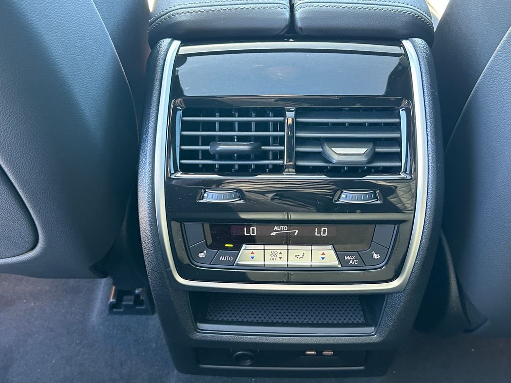 New 2026 Black Sapphire Metallic BMW xDrive50e image 33