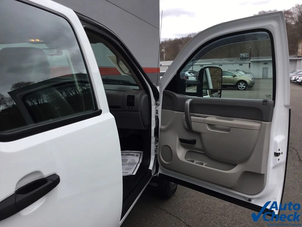 Used 2013 White GMC Work Truck image 35