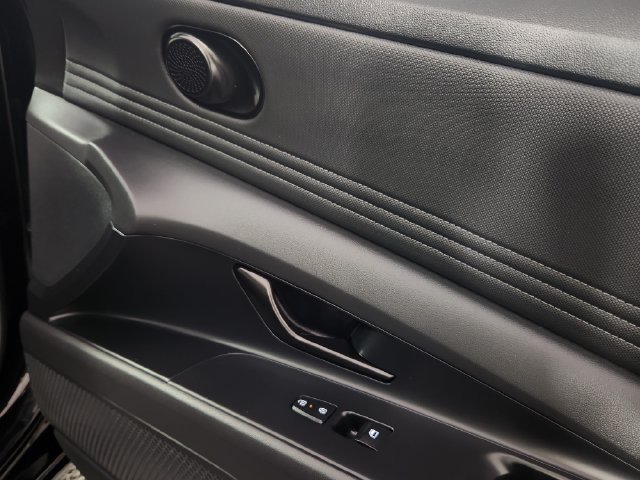 2025 Hyundai Elantra Blue - Photo 13
