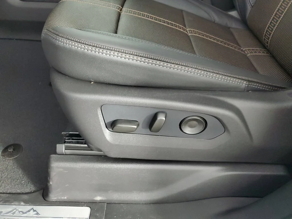 2026 Chevrolet Silverado 3500 HD High Country - Photo 32
