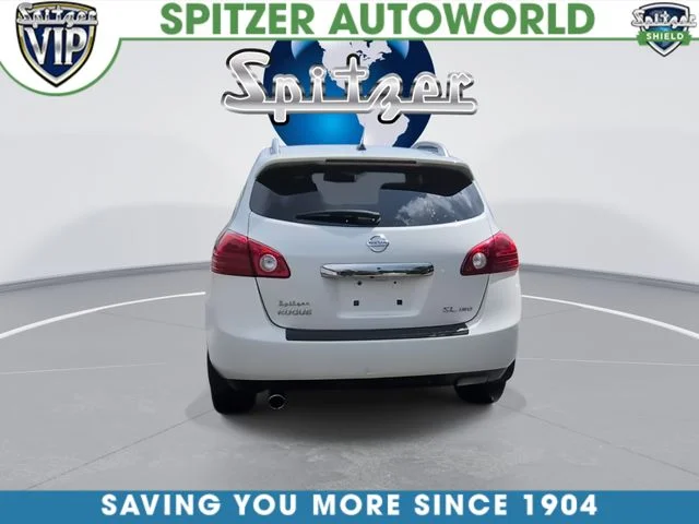 Used 2013 White Nissan SL image 9