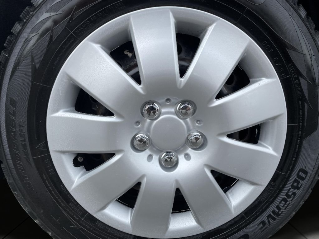 Used 2011 Gray Toyota LE image 26