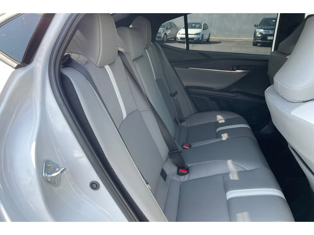 Used 2025 Ice Cap Toyota SE image 18