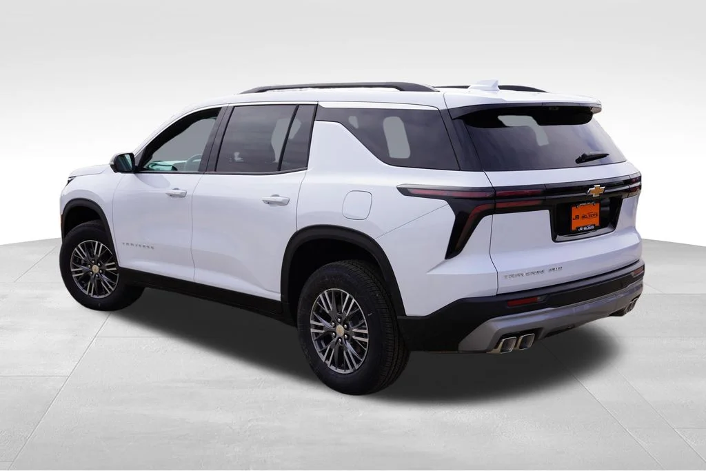 New 2026 Polar White Tricoat Chevrolet LT image 5