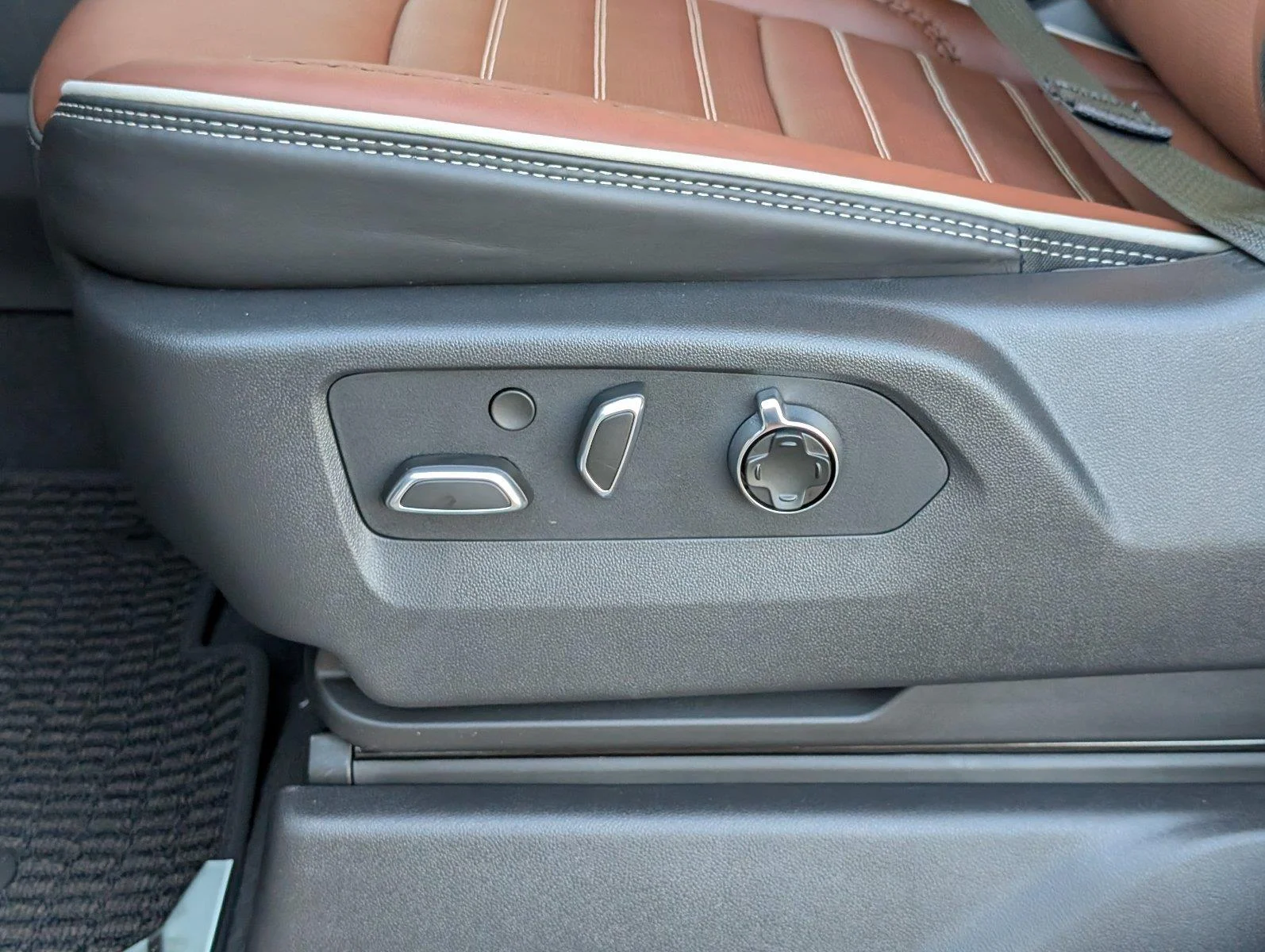 New 2026 Summit White GMC Denali Ultimate image 18