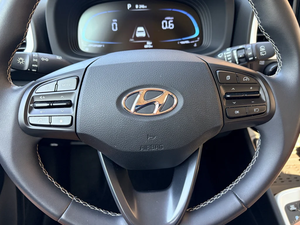 Used 2025 Ultimate Red Hyundai Limited image 13