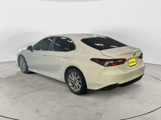 Used 2022 White Toyota LE image 7