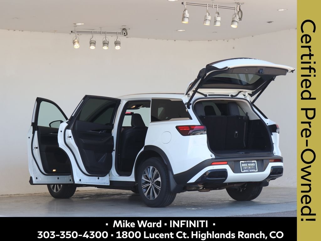 Certified Used 2025 White INFINITI PURE image 4