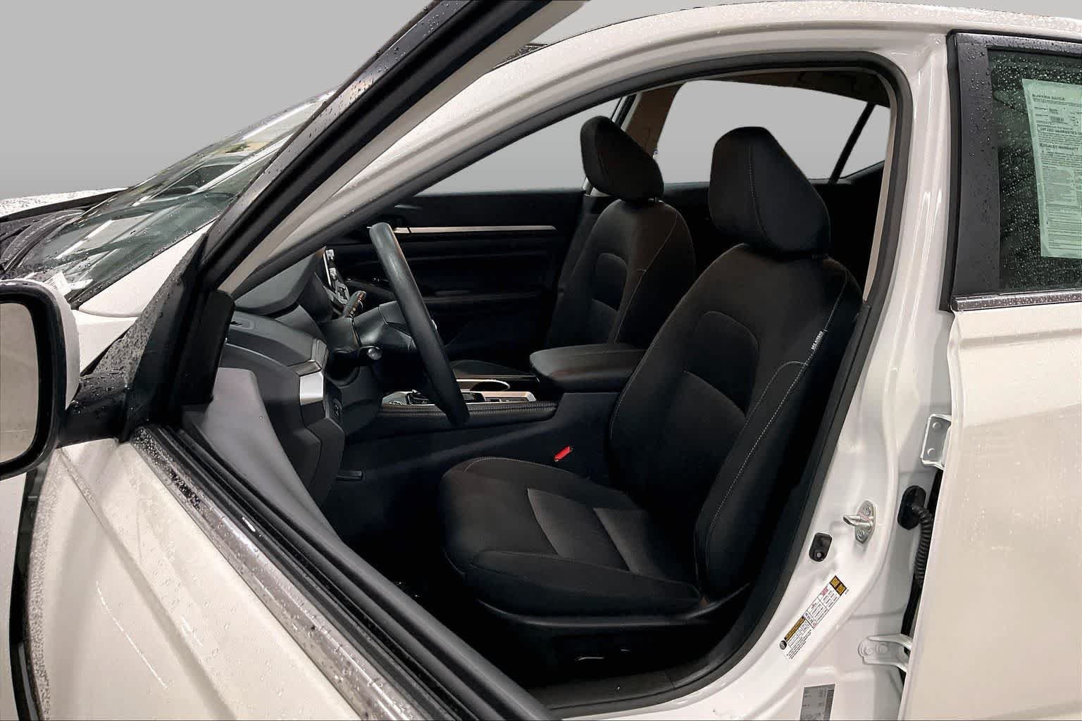 Used 2023 Pearl White Tricoat Nissan 2.5 SV image 8