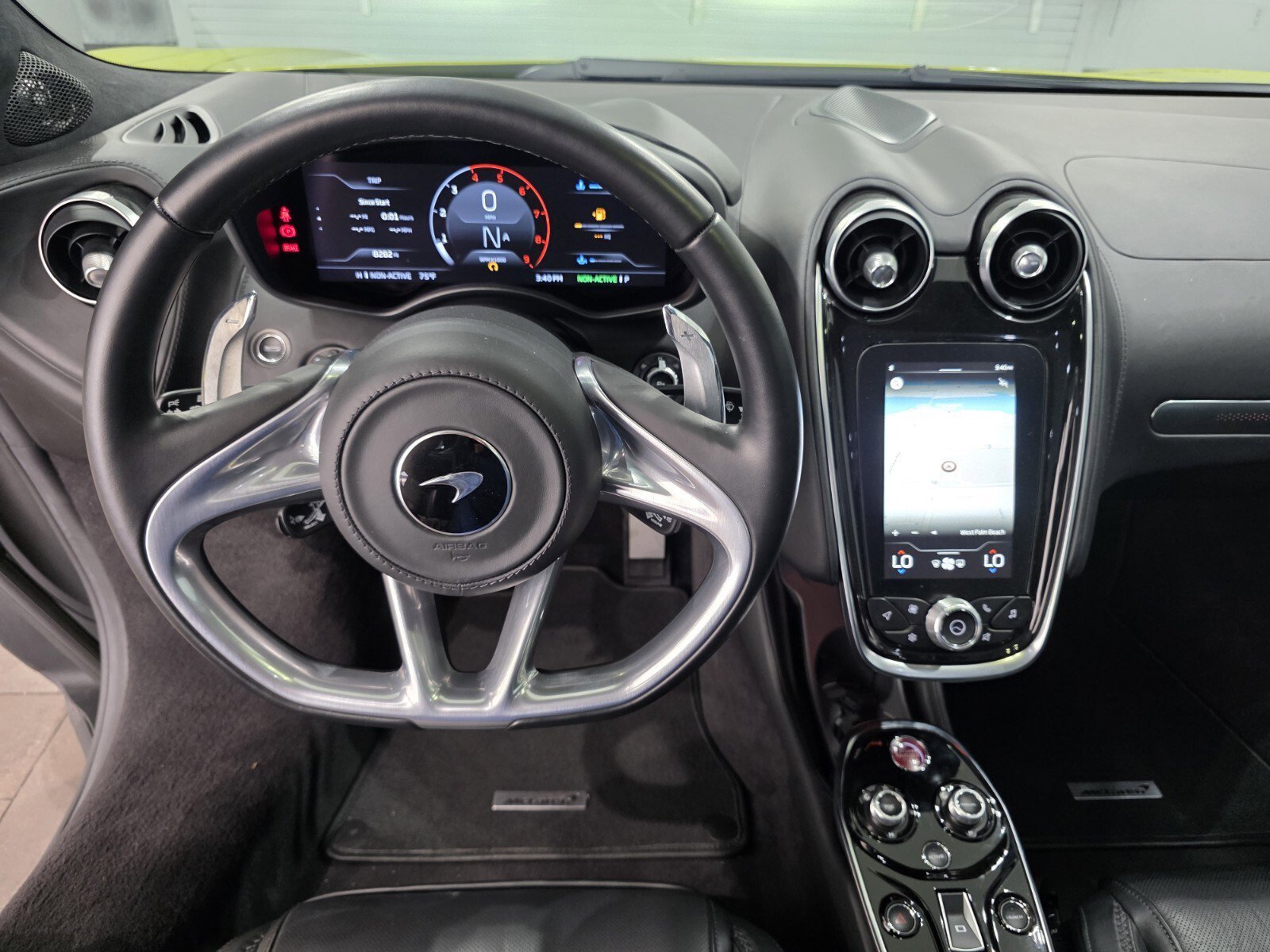 Used 2022 Flux Green McLaren  image 15