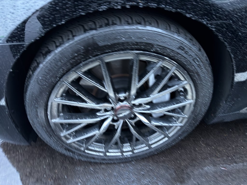 Used 2018 Caspian Black Genesis 3.3T Sport image 4
