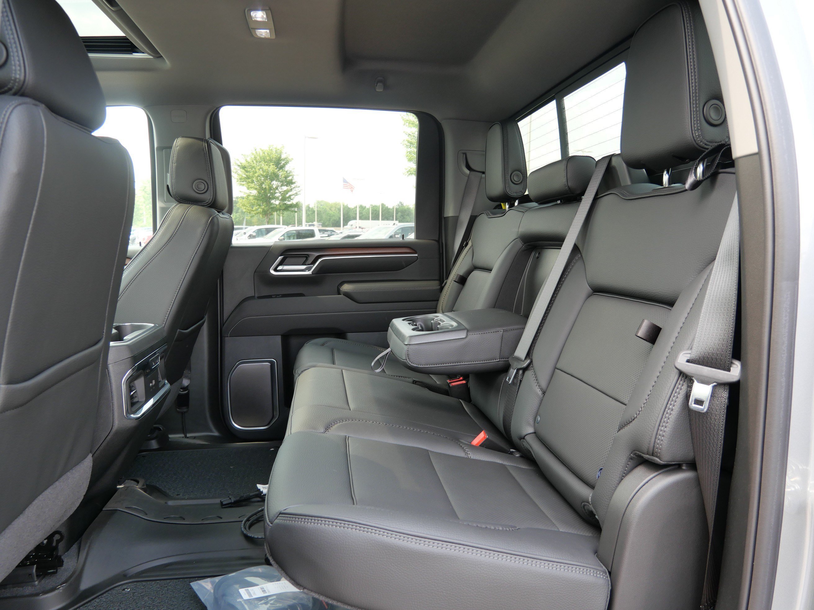 2026 GMC Sierra 3500HD Denali - Photo 6