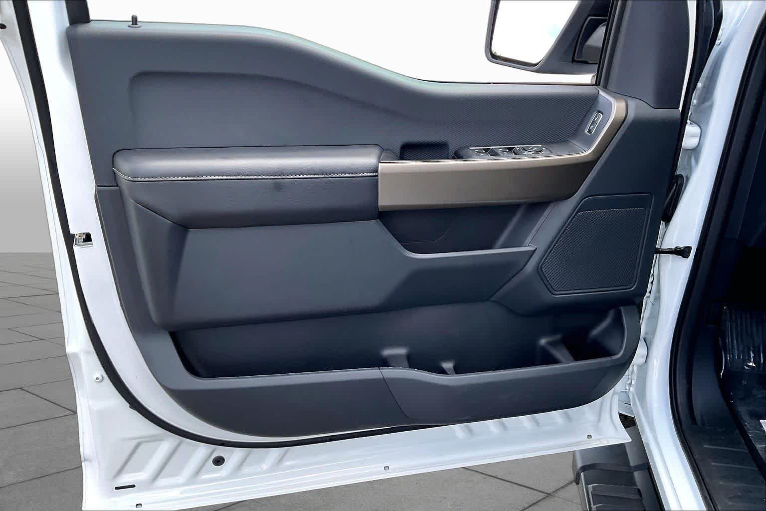 New 2026 Oxford White Ford STX® image 10