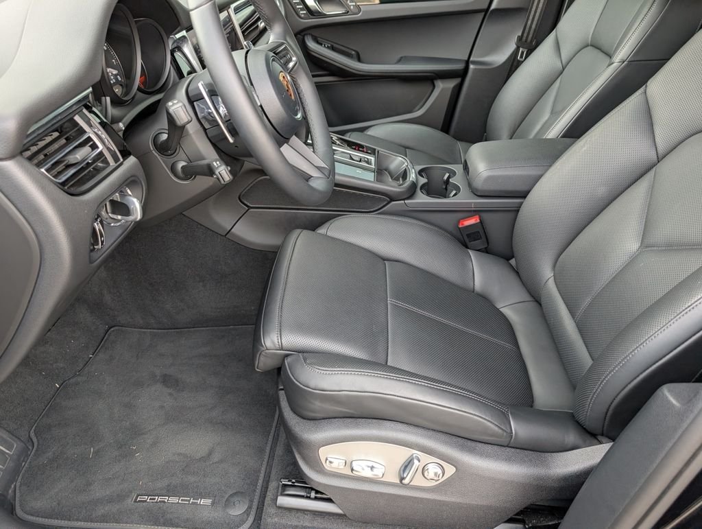 Used 2025 Black Porsche  image 26