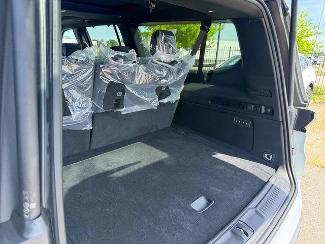 New 2026 Silver-Zynith Exterior Paint Jeep Grand Wagoneer image 27