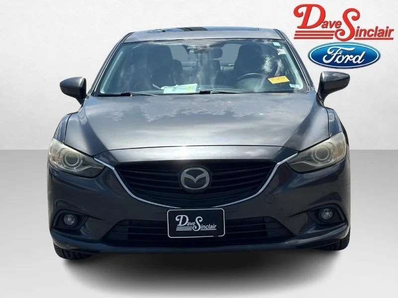 Used 2014  Mazda i Grand Touring image 2
