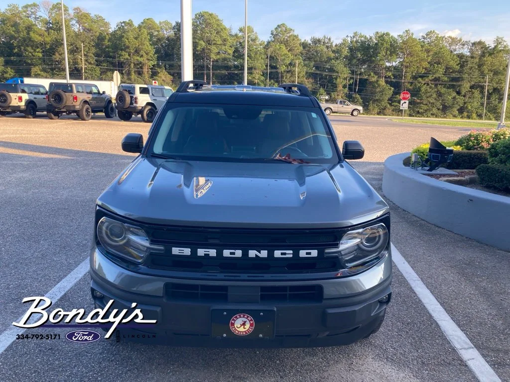 Used 2022 Gray Metallic Ford Outer Banks image 2