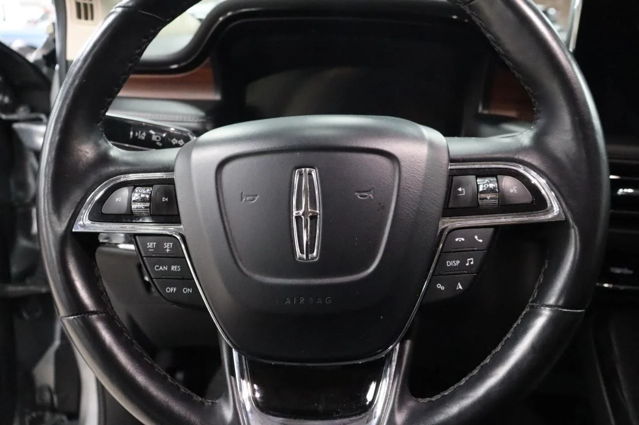 Used 2023 Silver Radiance Lincoln Reserve image 13
