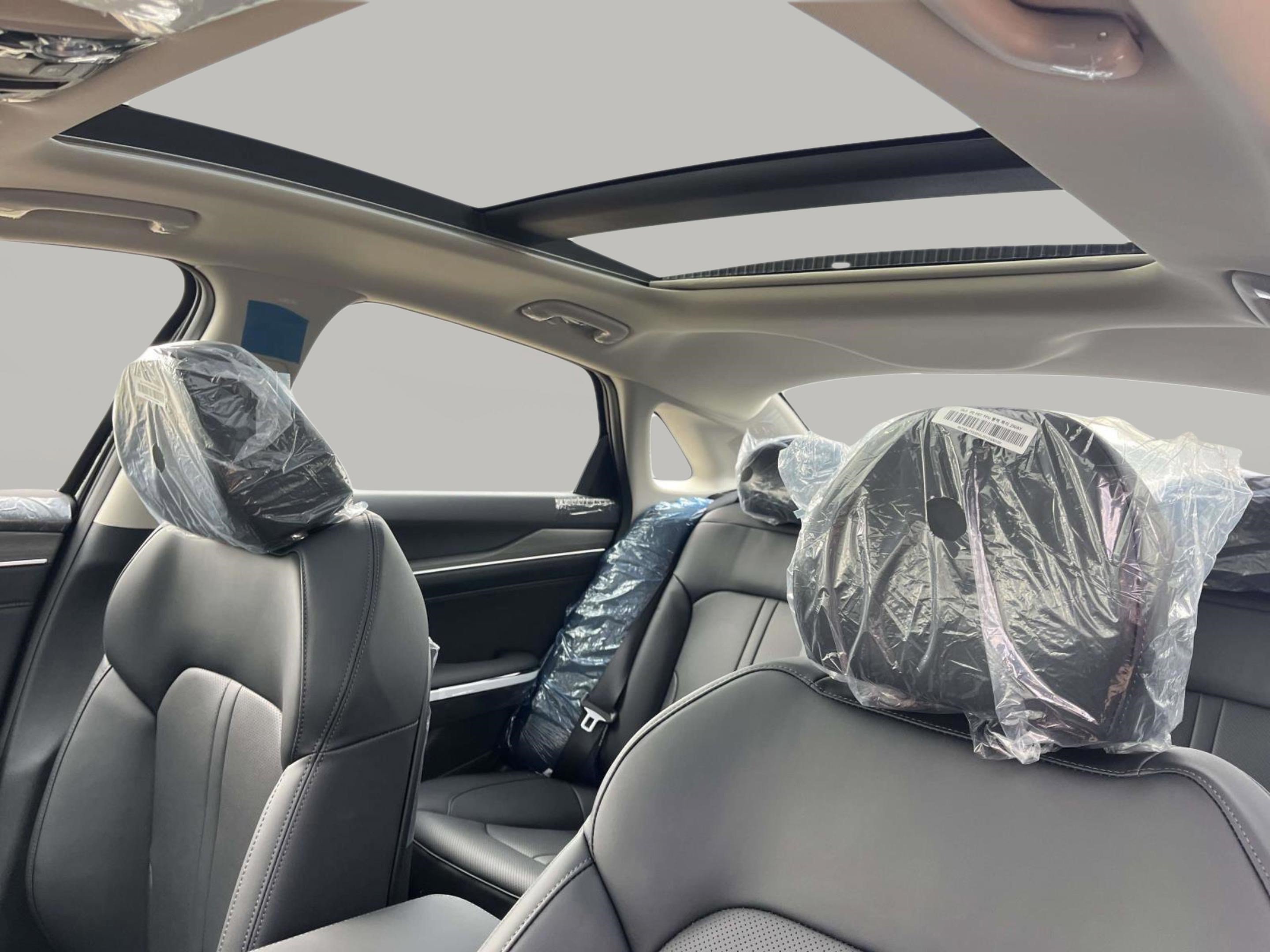 New 2026 Aurora Black Pearl Kia EX image 28