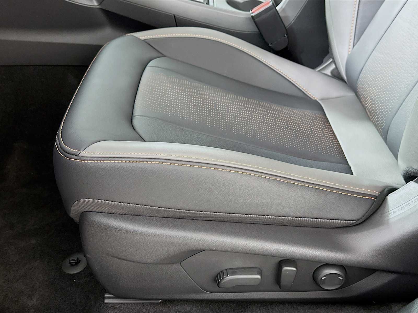 New 2026 LITHIUM RED PEARL Subaru Limited image 17