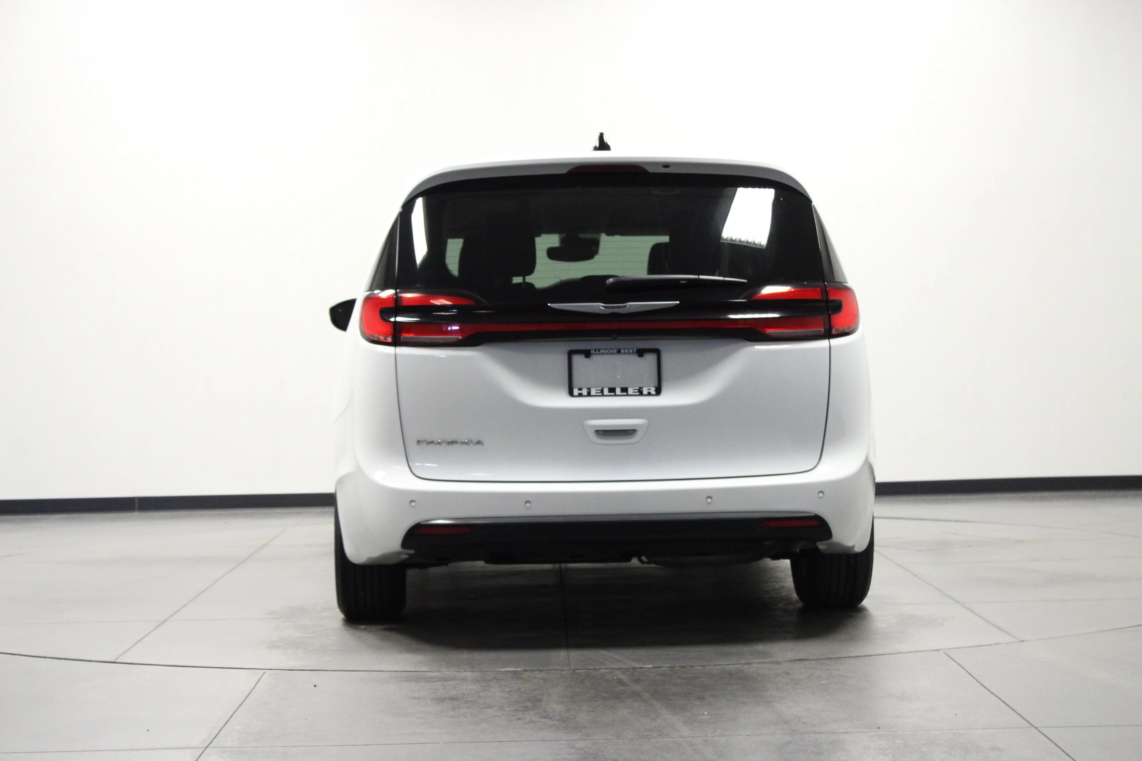 Used 2024 Bright White Clearcoat Chrysler Touring L image 5