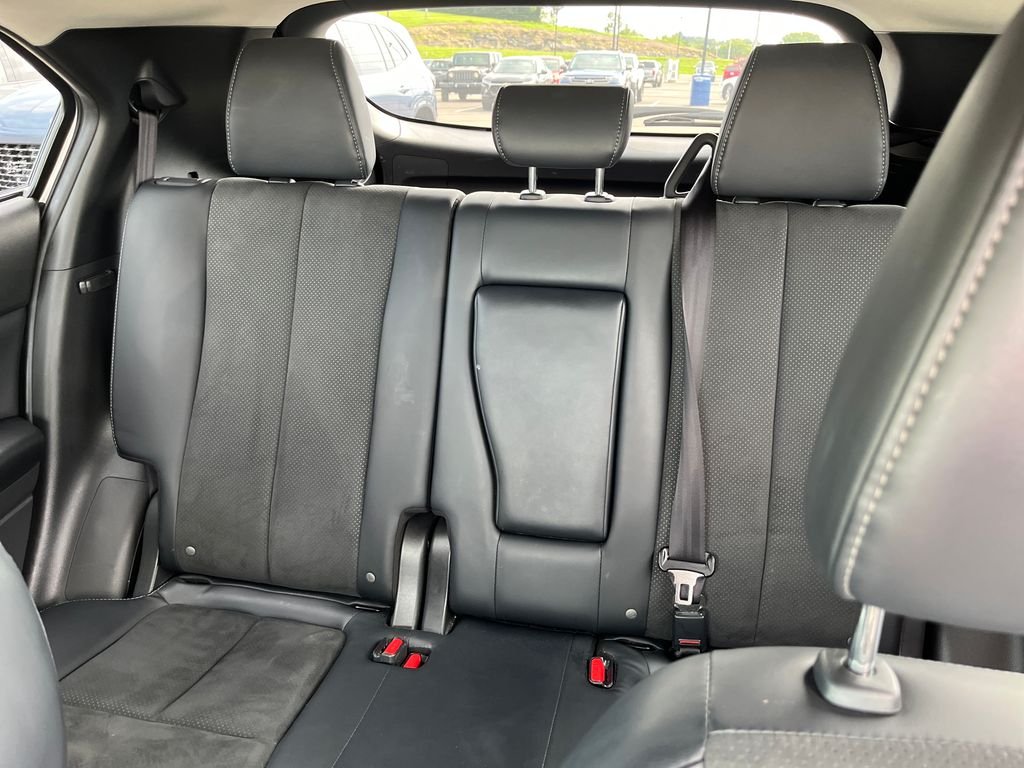 Used 2025 Silver Mitsubishi SE image 13
