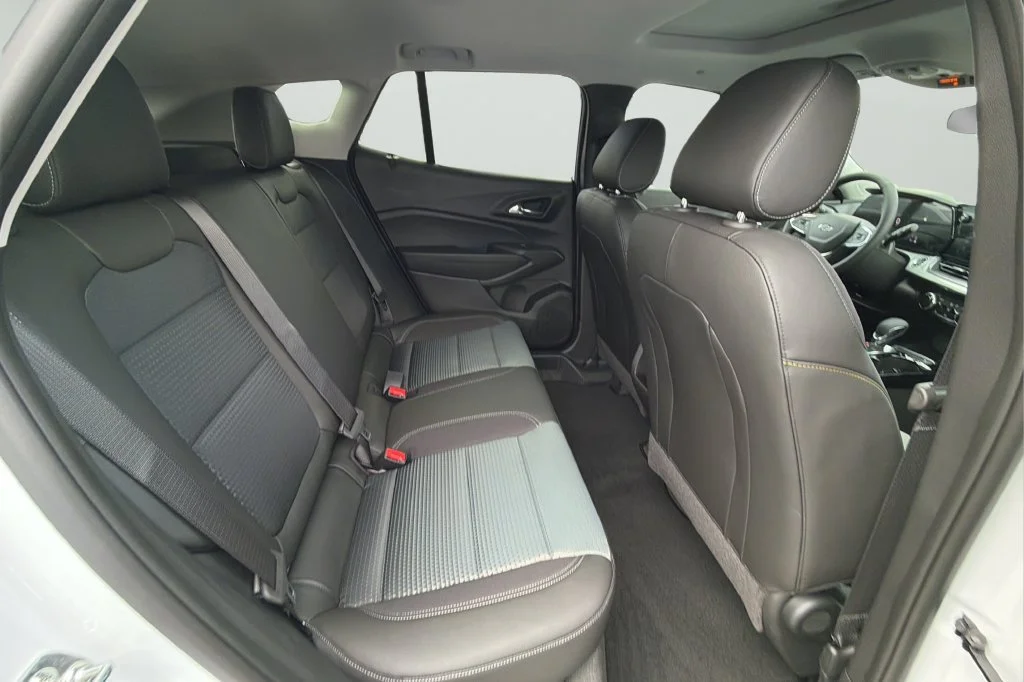 New 2026 Summit White Chevrolet LT image 13