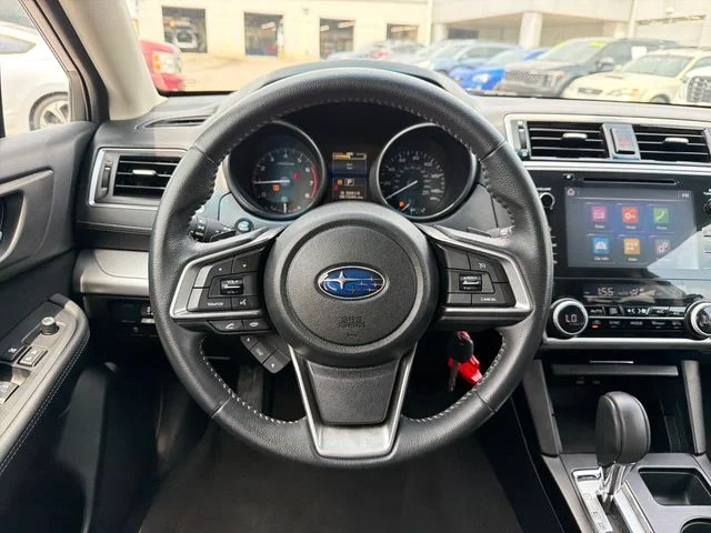 Used 2018 Blue Subaru 2.5i Premium image 10