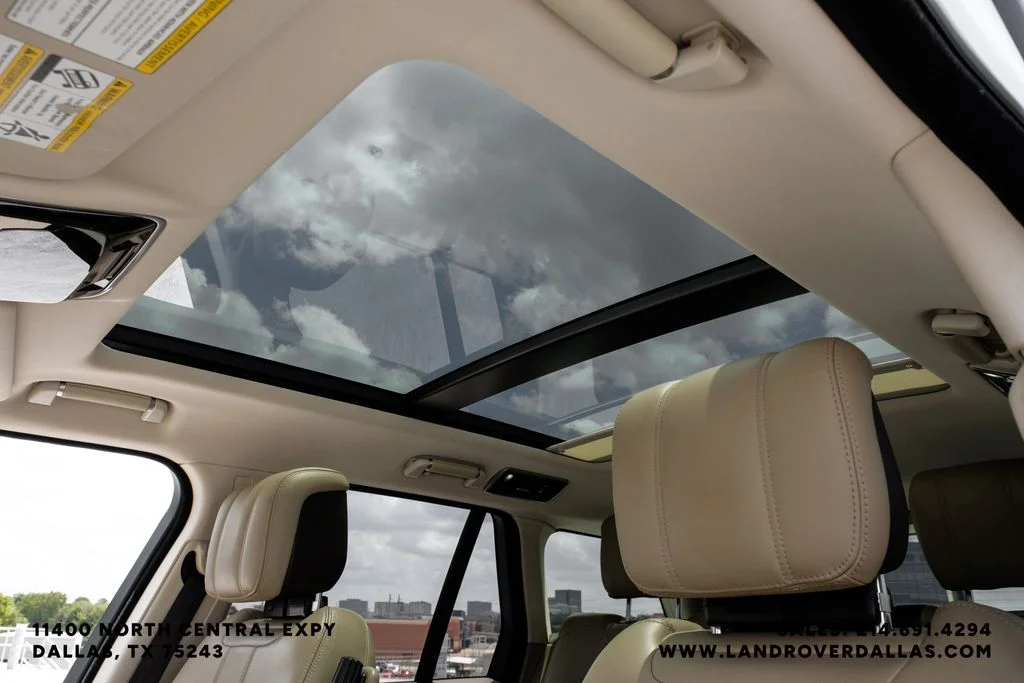 Used 2019 Fuji White Land Rover 5.0L V8 Supercharged image 27